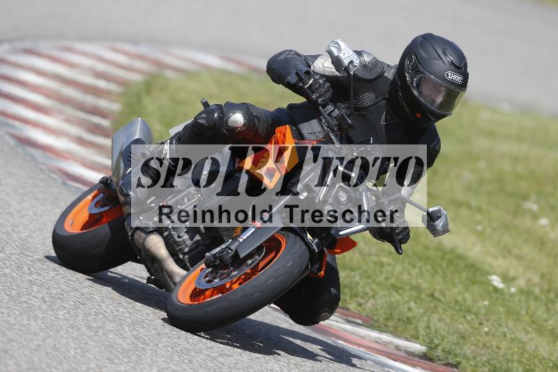 /Archiv-2025/09 22.04.2025 Cornu Master School ADR/rot-rouge/2